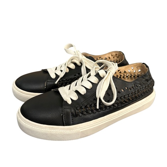 Sam Edelman Raina Lace-Up Sneakers Black White 7 - Picture 1 of 9